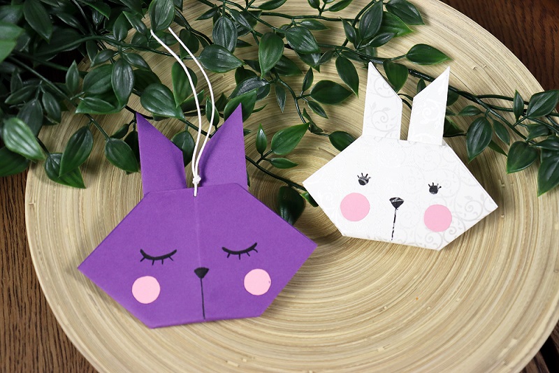 Pliage de lapins de Pâques en origami